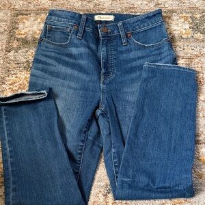 Madewell curvy high rise skinny cropped jean. Very gently worn!